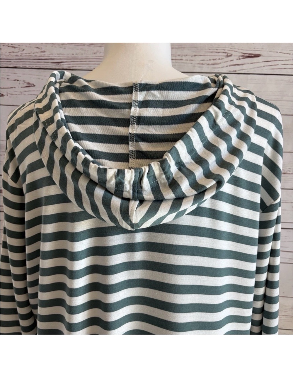 Jane and Delancey Striped Hooded Pullover Top Size 2X White Long Sleeve NWT - Picture 9 of 11